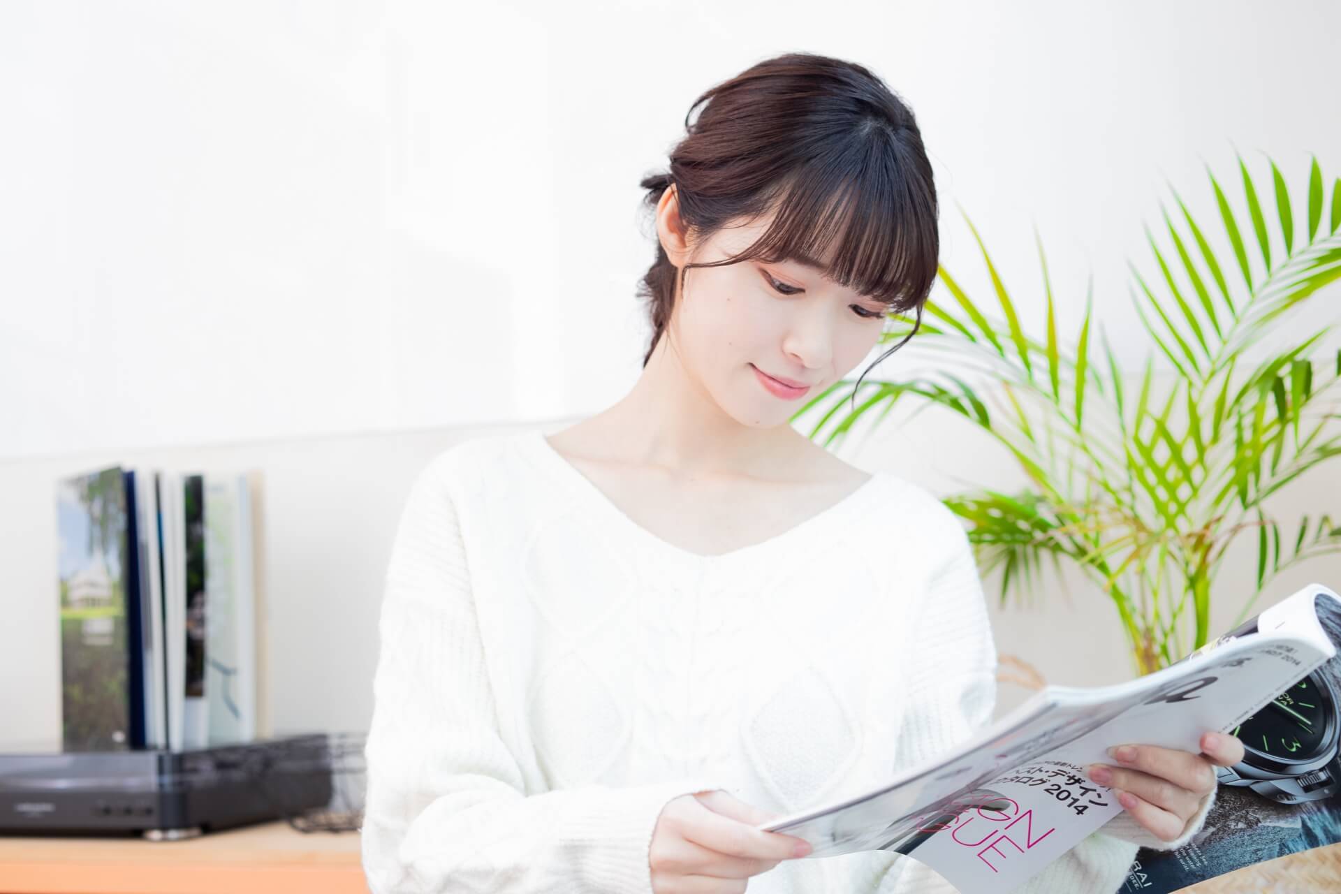 誌を読む女性8