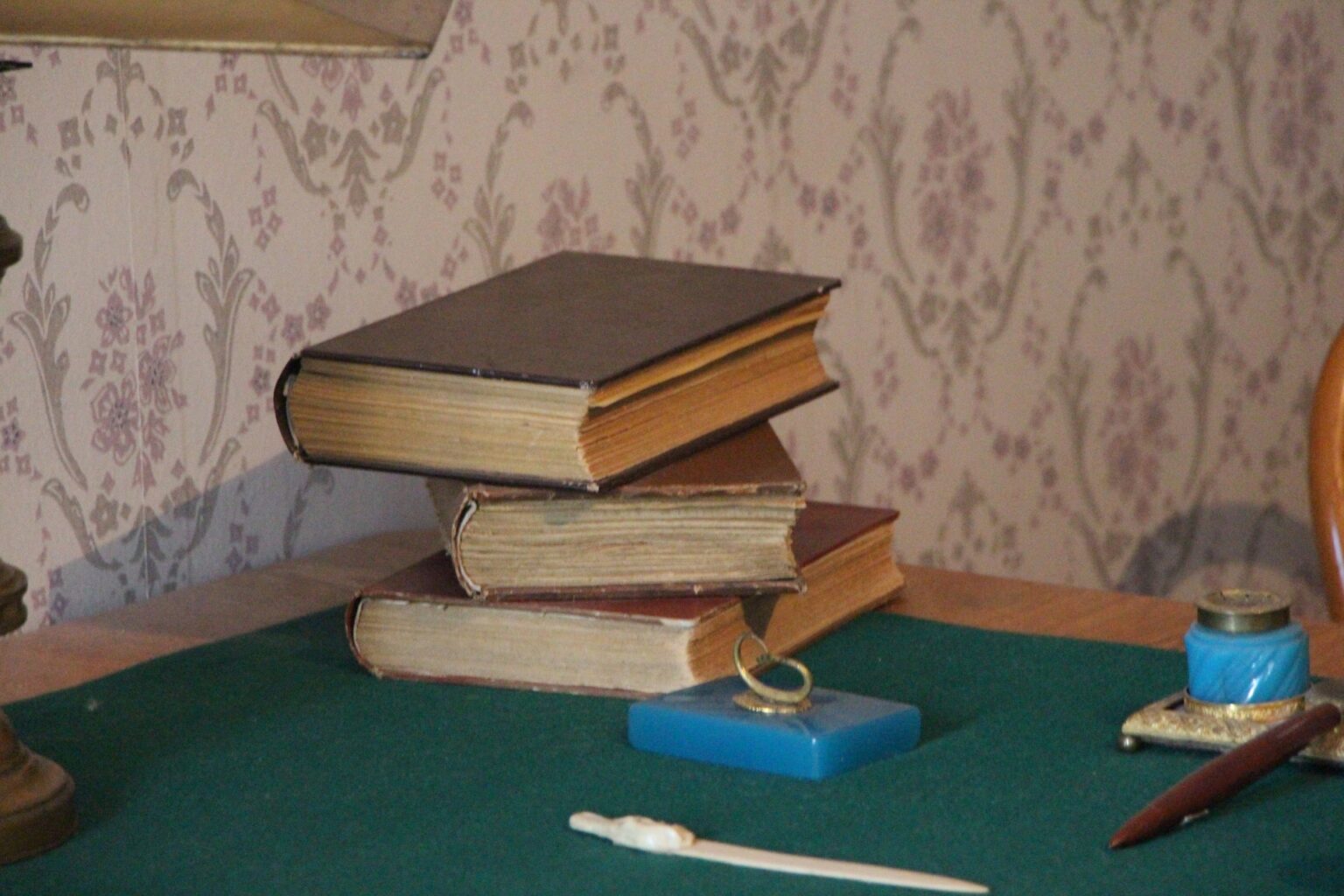 トルストイの代表作おすすめ10選！最高傑作や初心者向けの読む順番も解説 | ブッククランチ