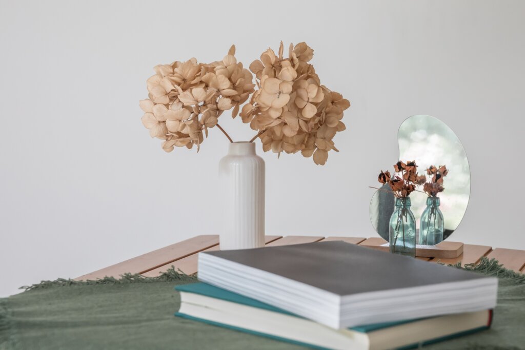 桜庭一樹のおすすめ小説8選！直木賞作品や新刊の書籍情報を紹介