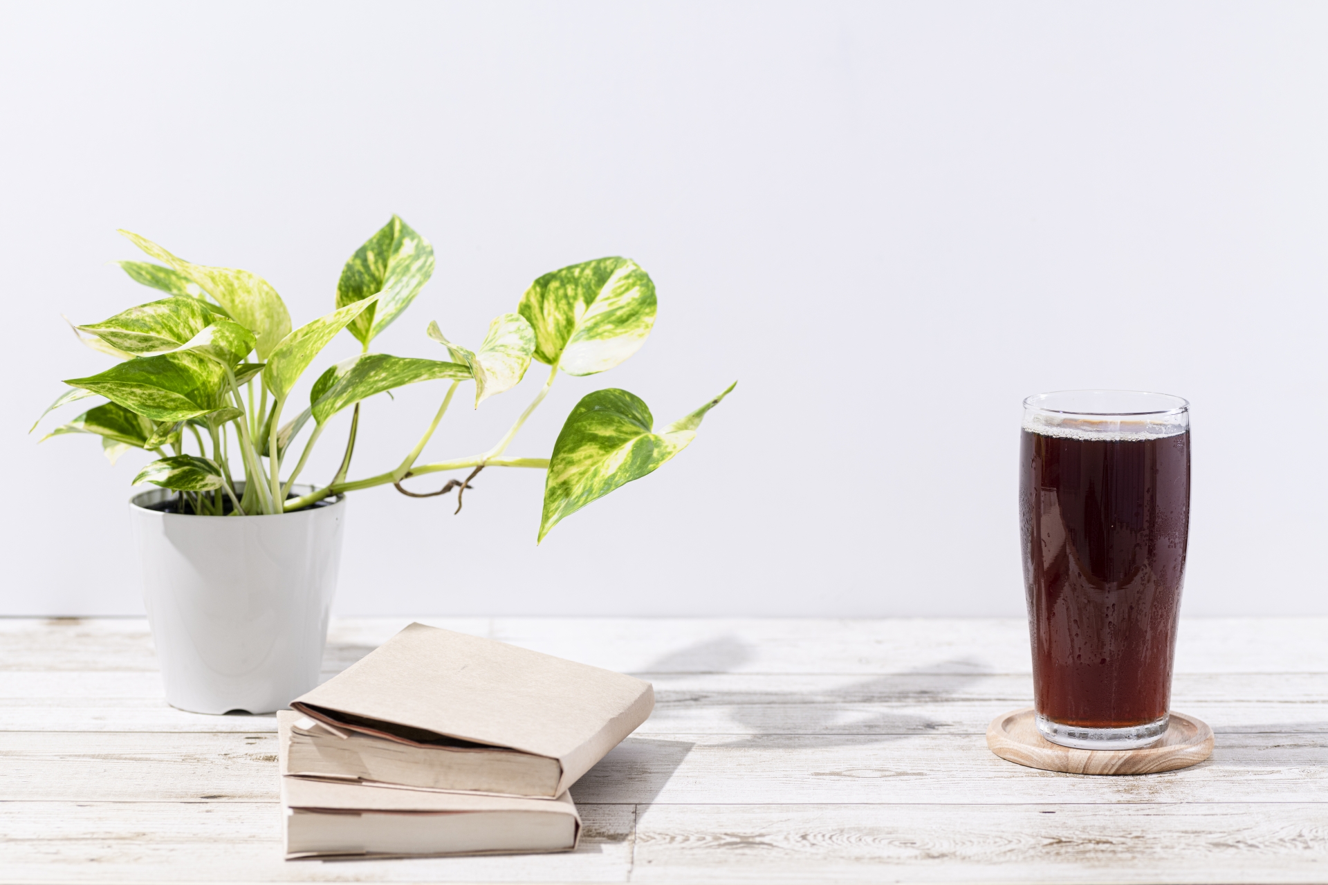 読書にコーヒーが最適な3つの理由と、本に合うおすすめの選び方