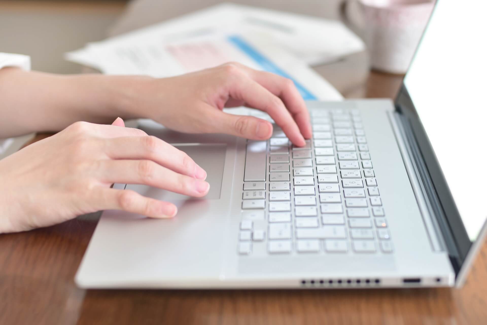 歯科医院のSEO対策は自院対応と外注どちらがよいか